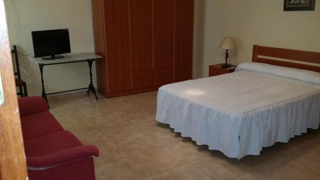 Hotel Meson El Numero Uno Antequera Chambre photo
